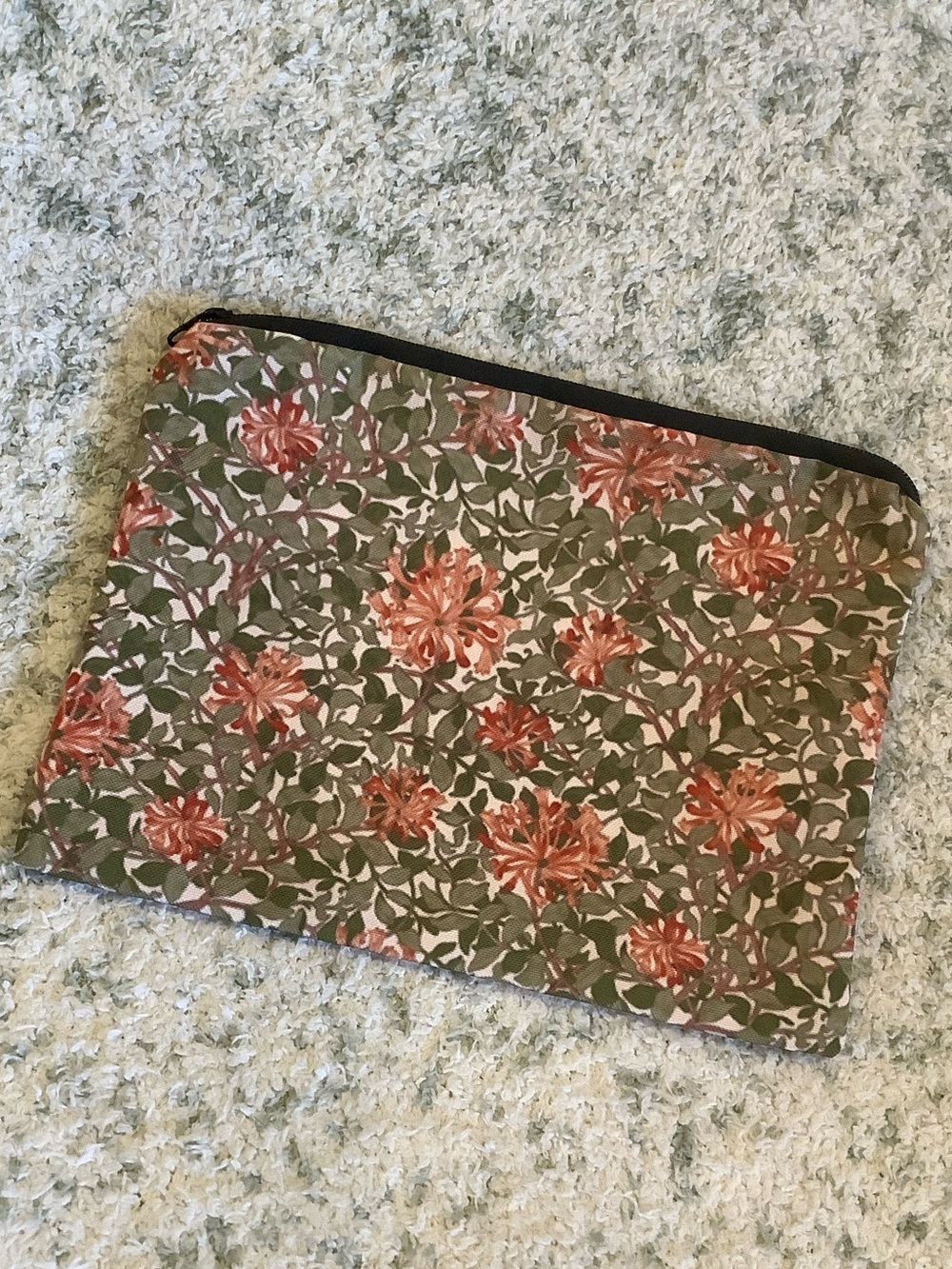 Red Bottlebrush Floral Zip Cosmetic Travel Bag Pouch in Olive and Coral NWT 8.25
